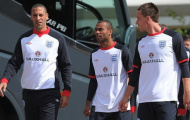 Ashley Cole muốn hóa giải 'thù hận' với Rio Ferdinand