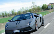 Video: Aventador đọ sức cùng Gallardo Performante