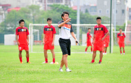 HLV Phan Thanh Hùng sợ “vừa xay lúa vừa bế em”