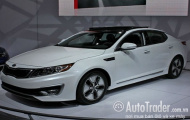 Kia Optima Hybrid có giá 28.995 Euro