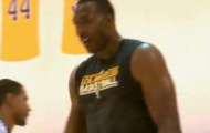 Video NBA: Dwight Howard tập luyện tại Lakers