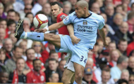 Man City đang nhớ “Gã đồ tể” Nigel de Jong?