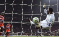 Video: Sai lầm khó đỡ của thủ môn Steve Mandanda (Marseille) v Valenciennes