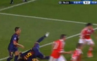 Video: Puyol gặp chấn thương kinh hoàng