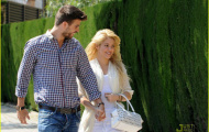 Pique thuê bác sĩ của Hoàng gia cho Shakira