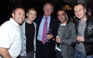 Sir Alex tiệc tưng bừng mừng Man City 'chết hụt'