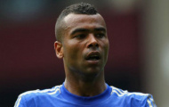 Ashley Cole lại đại chiến trên Twitter