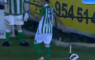 Video: Pha đá phạt góc tệ hại của Juan Carlos (Real Betis) v Real Sociedad