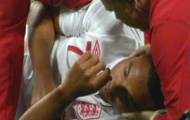 Video VL World Cup 2014: Cận cảnh pha bóng gây chấn thương khiến Walcott nhập viện