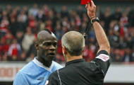 Man City khuyên các tài năng nhí không được noi 'gương xấu' Balotelli