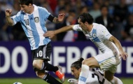 Messi lập cú đúp, Argentina đè bẹp Uruguay 3-0: “Tiến hóa” kiểu “người Trái Đất”
