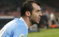 Pandev dính thẻ, Napoli mừng