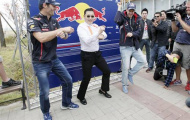 Vettel & Webber nhảy Gangnam Style cùng Psy