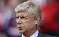 Wenger đau đầu vì Sagna hay Jenkinson cho vị trí hậu vệ phải