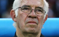 Luis Aragones trái quan điểm với Xavi về Mourinho