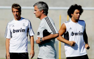 Chẳng lẽ Mourinho lại kém tài HLV Barca?