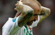 Video: Lục tung túi xách của Raul Meireles
