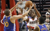 Warriors nhọc nhằn vượt qua Blazers