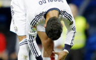C. Ronaldo rách toạc chân giống Rooney