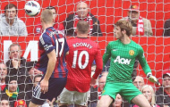 M.U: De Gea 'còn lâu' mới sánh được với Van der Sar