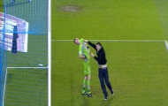Cổ động viên đấm gục thủ môn Chris Kirkland lãnh án tù 4 tháng