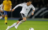 Nike khởi kiện lên Tòa, trừng phạt Mesut Oezil