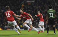 Man United (3-2) Braga: Hàng công vá hàng thủ