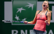Sharapova vào bán kết, Azarenka thử lửa trước Kerber