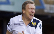 HLV Leeds cáo buộc Chelsea đang 'giết chết' trọng tài