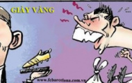 Ảnh biếm hoạ: Messi 'giày vàng', Ronaldo 'giày tái chế'