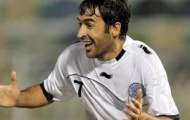 Video: Raul Gonzalez chứng tỏ đẳng cấp với pha đá phạt tuyệt đẹp v Al Rayyan