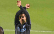 Carlos Tevez thể hiện tình yêu với đội bóng cũ