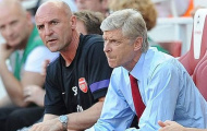 HLV Wenger lo lắng trước thềm trận đấu với Schalke