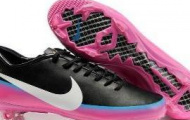Video: Bóc hộp mẫu giày mới của Ronaldo, Nike Mercurial Vapor VIII CR FG