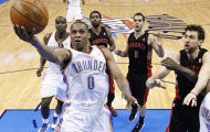 Westbrook tỏa sáng giúp Thunder vượt qua Raptors