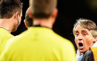 HLV Roberto Mancini thoát án phạt của UEFA: Dù thế nào, lưỡi Damocles đã khởi động