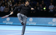Sergio Aguero trổ tài chơi tennis