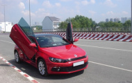 Scirocco độ cửa cắt kéo tại Sài Gòn