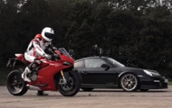 Video: Porsche 911 GT2 RS đọ sức Ducati 1199 Panigale