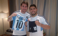 Aguero tặng Leo Messi món quà ngộ nghĩnh