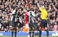 Adebayor xin lỗi người hâm mộ Tottenham