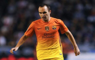 Iniesta khen ngợi Messi, chê trách hàng thủ Barcelona