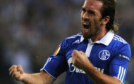 Video Champions League: Fuchs giúp Schalke đánh bại Olympiakos để giữ vững ngôi đầu