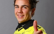 Video: Mario Gotze diễn lại màn 'ăn bẩn'