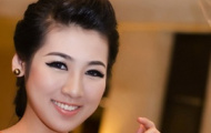 Á hậu Tú Anh khéo khoe vẻ xuân thì