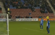 Video: Pha phản lưới nhà khó đỡ của Ali Al Habi (Wigan) v Reading