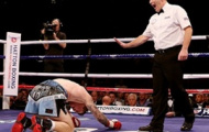 Video: Vyacheslav Senchenko hạ knockout Ricky Hatton ở hiệp đấu thứ 9