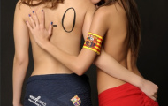 Người đẹp sexy chụp ảnh lịch cổ vũ Barca
