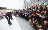 550 nhân viên Red Bull được thưởng to nhờ Vettel