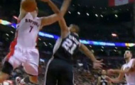 Video NBA: Pha chắn bóng thành công thứ 2.500 của Tim Duncan